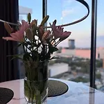 Skyline Global , 21th Floor, Free Garage, Self Check-in