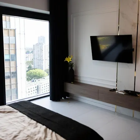 Skyline Global , 21th Floor, Free Garage, Self Check-in *