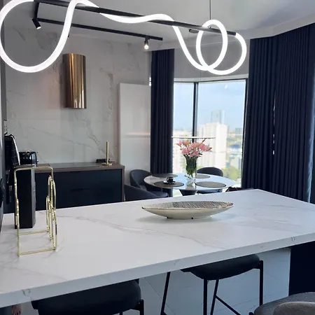 Apartmán Skyline Global , 21th Floor, Free Garage, Self Check-in