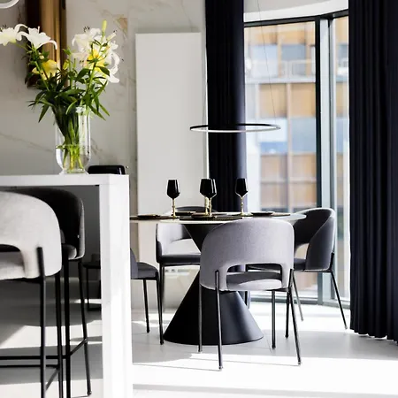 Skyline Global , 21th Floor, Free Garage, Self Check-in Apartmán