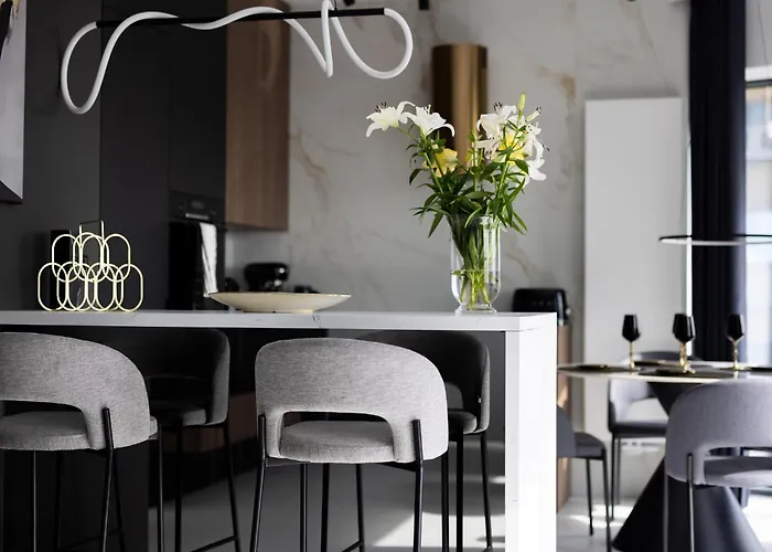 Skyline Global , 21th Floor, Free Garage, Self Check-in