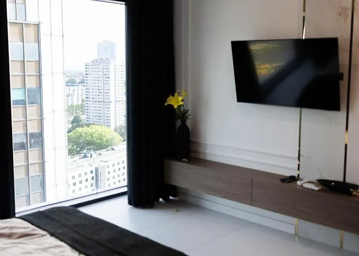 Skyline Global , 21th Floor, Free Garage, Self Check-in *