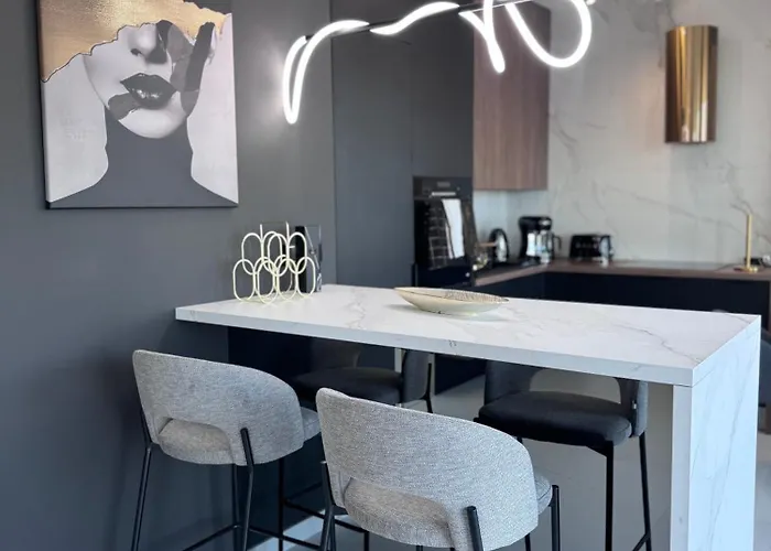 Skyline Global , 21th Floor, Free Garage, Self Check-in * Katovice