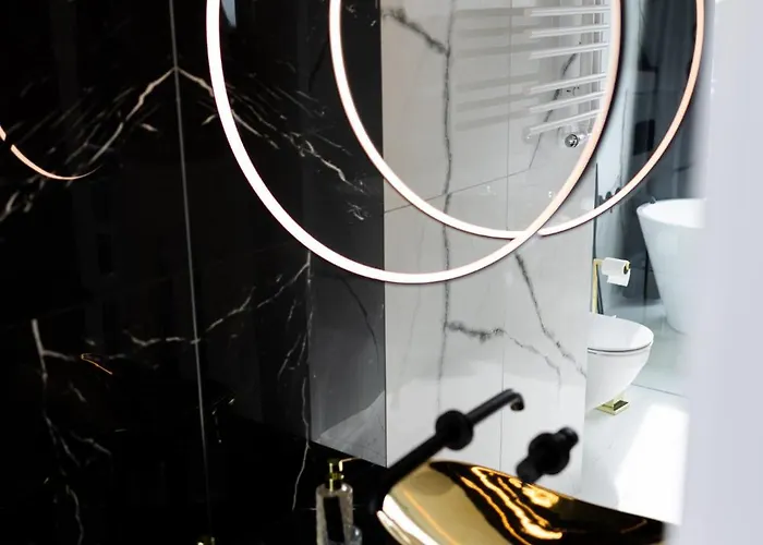 Skyline Global , 21th Floor, Free Garage, Self Check-in Apartmán *